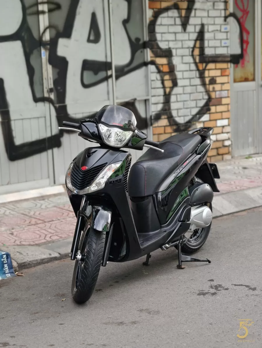 SH150i Ý T10/2012