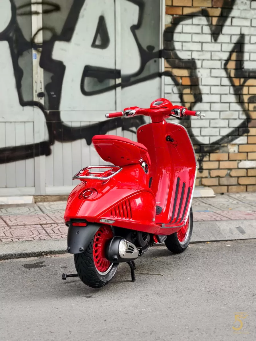 Vespa 946 Red Production
