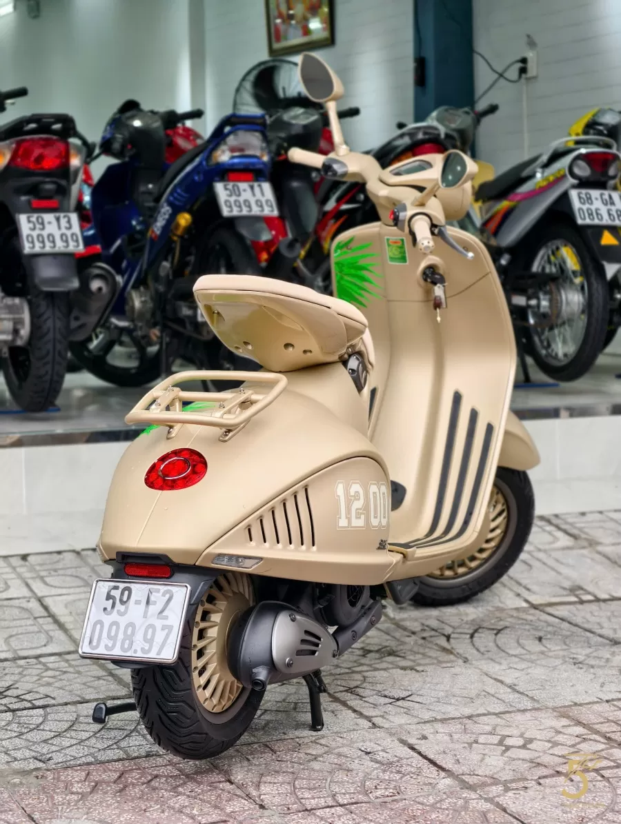 Vespa946 rồng xanh 155cc