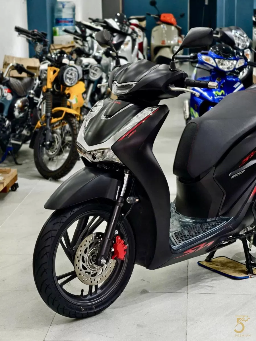 SH160 ABS odo 900km